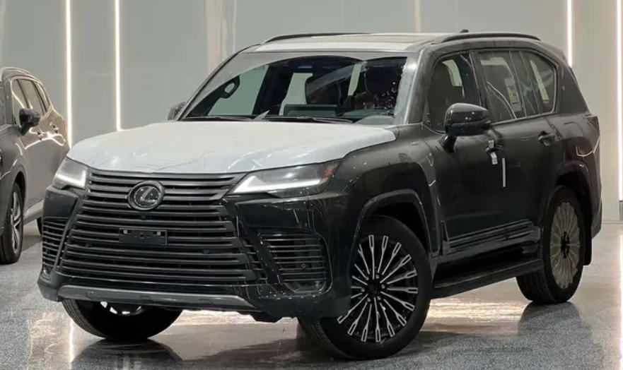 لكزس LX600 VIP بريمي