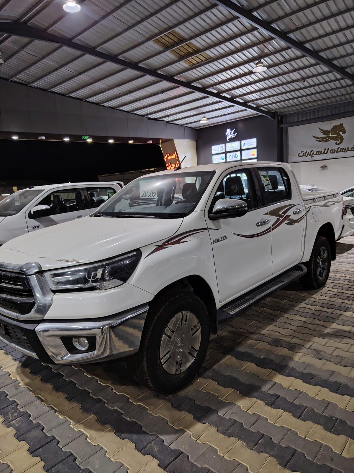 تويوتا هايلوكس TGN126غمارتين 2.7لتر بنزين (4WD)
